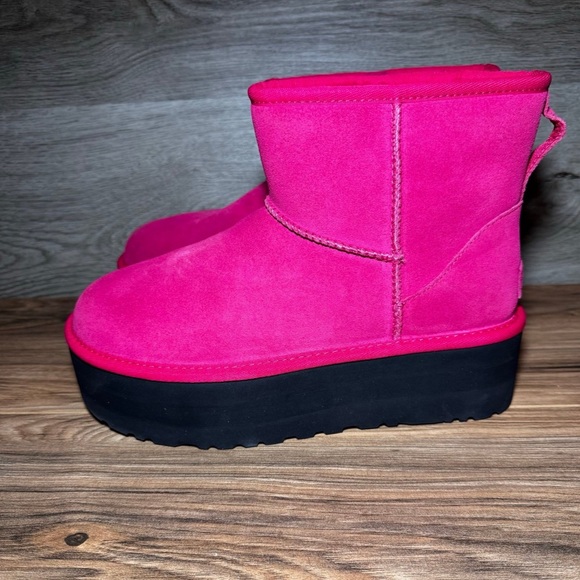 UGG Australia Pink Suede Boots, Like new - Picture 2 of 7